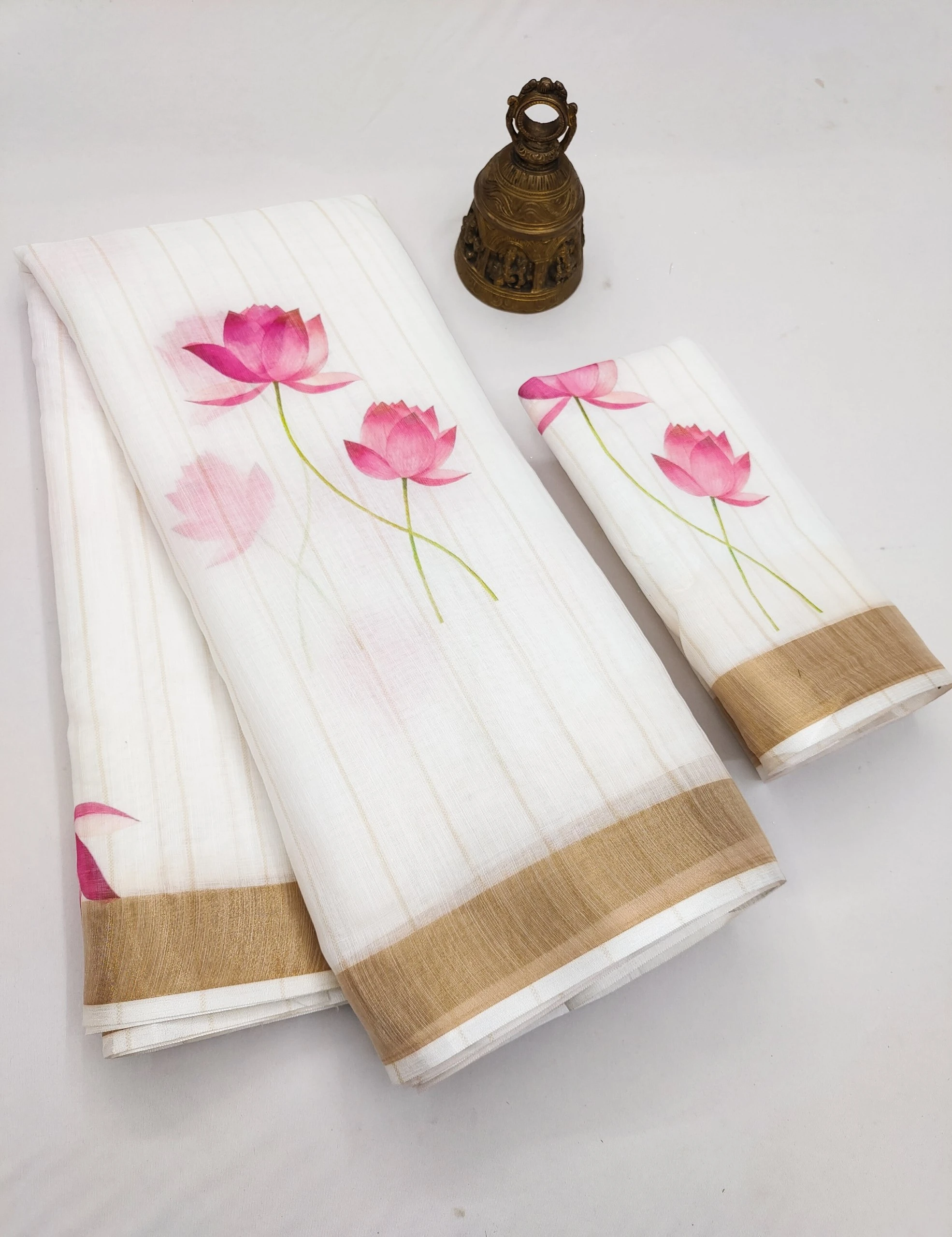 Linen Digital Print Saree with Gold Jari Border & Matching Blouse | 6.30 Meter
