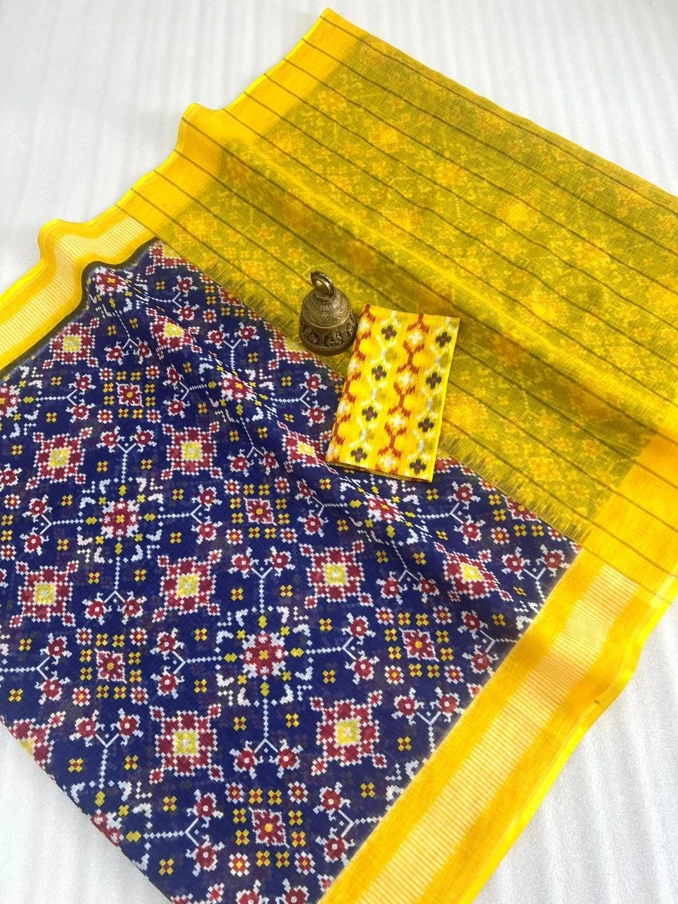 Premium Linen Digital Print Saree with Matching Blouse | 6.30 Meter | Modern Nari