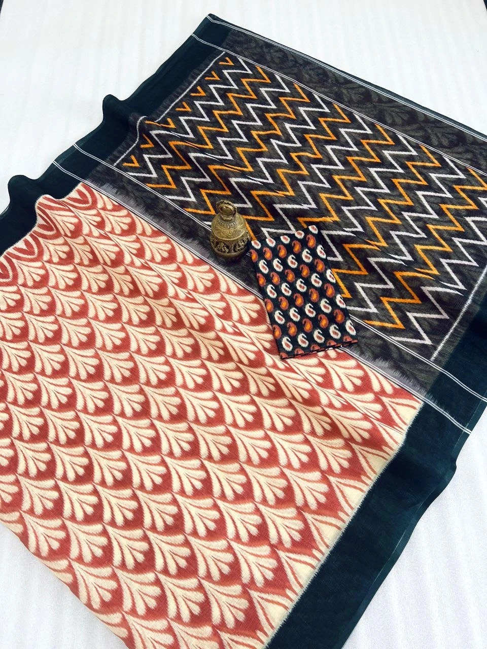 Black Linen Digital Print Saree with Matching Blouse | 6.30 Meter | Modern Nari